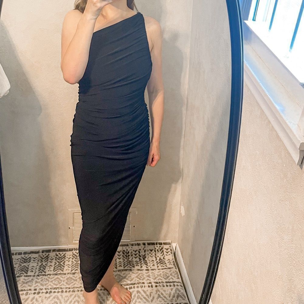 Norma Kamali Diana Ruched Midi Dress Black M